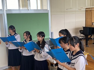 04g4