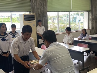 03t8