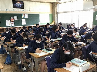 08g8