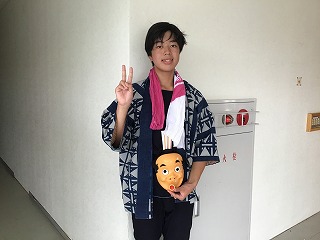 09m18