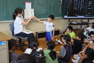 1019yomikikase1