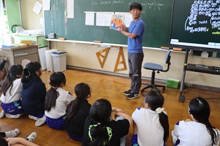 1019yomikikase3