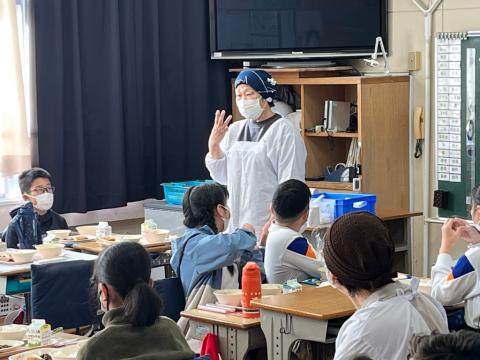 六郷小学校ふるさと給食1