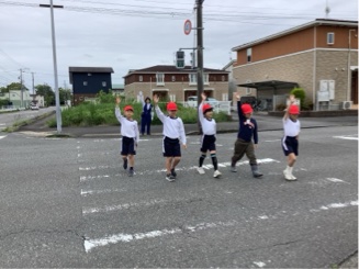 こ