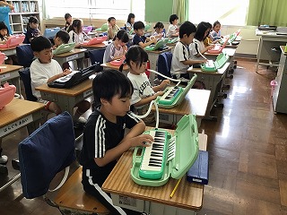 ん