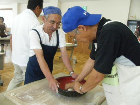 食の生涯学習「そば作り体験」