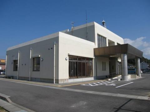 平川地区コミュニティ防災センター「ひらかわ会館」の外観の写真