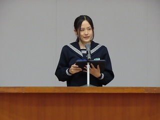 04s2