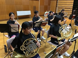 08b2
