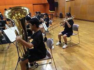 08b3
