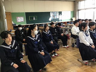 03g9