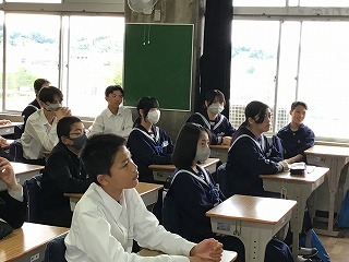 03g13