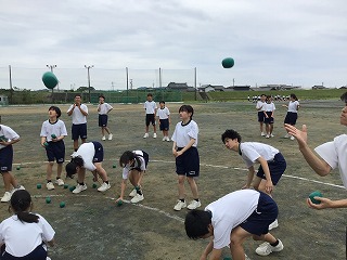 25s24
