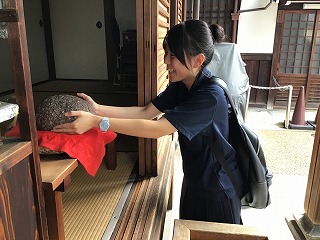 90304