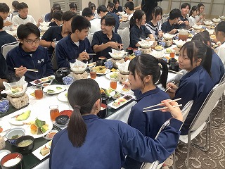 930402