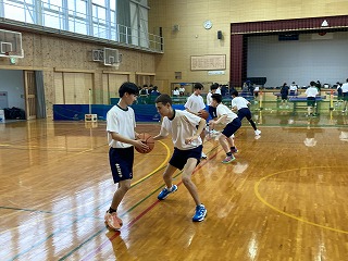 10b8
