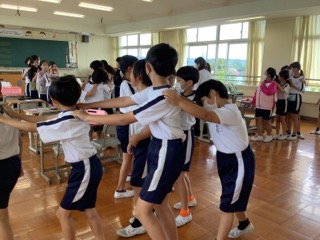 え