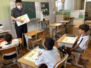 み