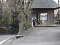 火災発生現場の確認/潮海寺仁王門