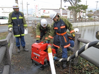 可搬ポンプの操作手順確認／黒田家住宅