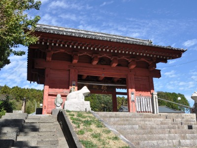 応声教院山門