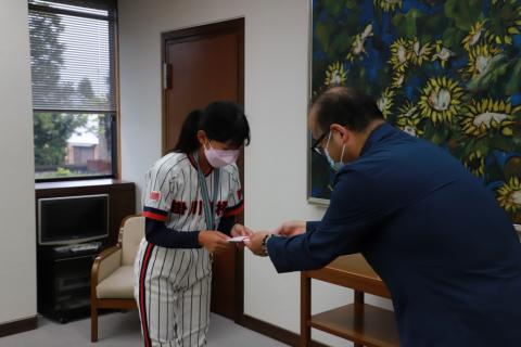 桔梗女子ソフト表敬訪問3