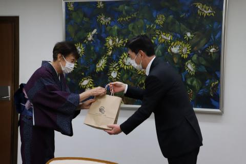 中嶌るり子さん表敬訪問1